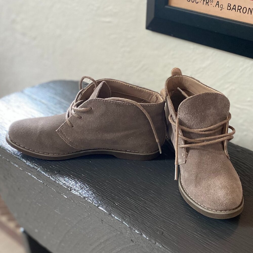 Bass Elyse suede chukka boots size 5